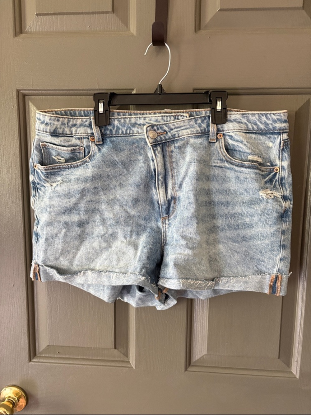 American Eagle Mom Short